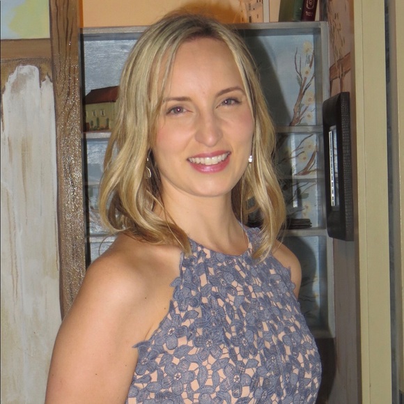 Meet your Posher, Christina - Picture 2 of 2